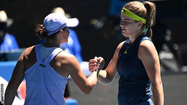 Ashleigh Barty shakes hands with Karolina Muchova