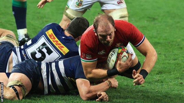 Alun Wyn Jones falls to the floor