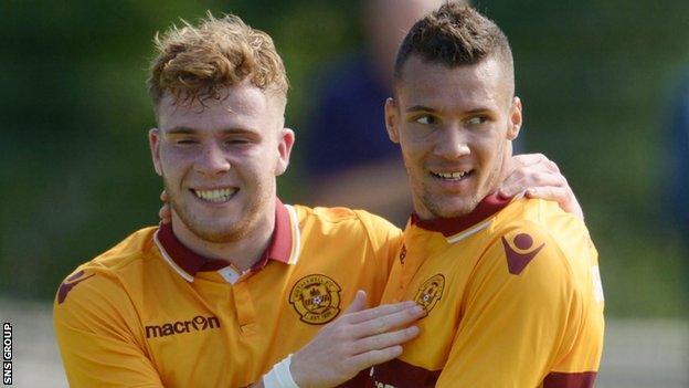 Oxford want Chris Cadden to replace Marvin Johnson