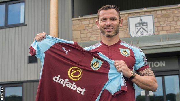 Burnley sign Phil Bardsley