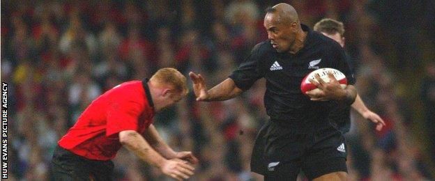 Jonah Lomu in action against Wales in 2002