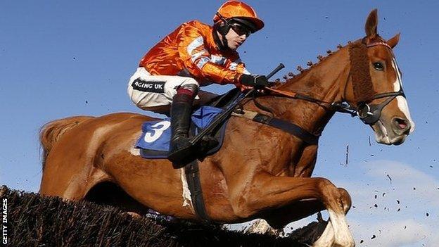 Aidan Coleman riding Drop Out Joe at Wincanton