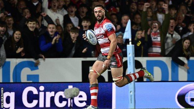 Lewis Ludlow scores for Gloucester against Exeter