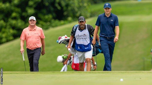 Rossiyalik onasi-fohisha Tanya xola qo‘shnining bolasi bilan “buni” qilishni judayam yoqtiradi... Porno qattiq jinsiy aloqa video