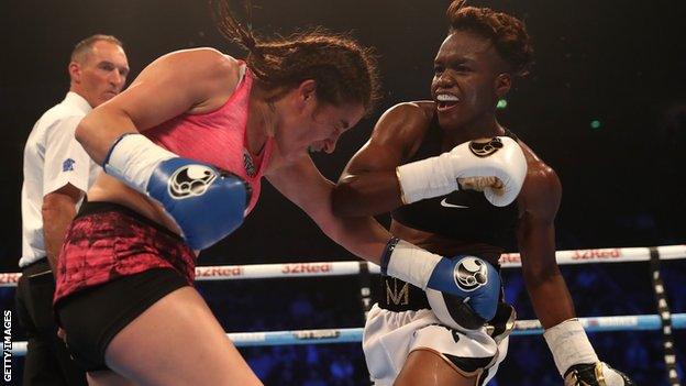 Adams marked her professional debut with a points victory over Argentina's Virginia Carcamo