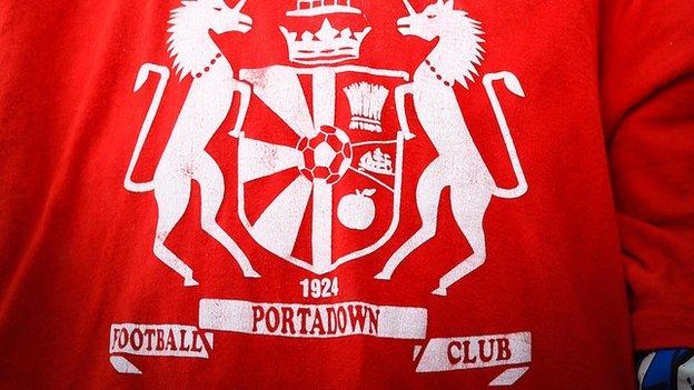 Portadown's club crest