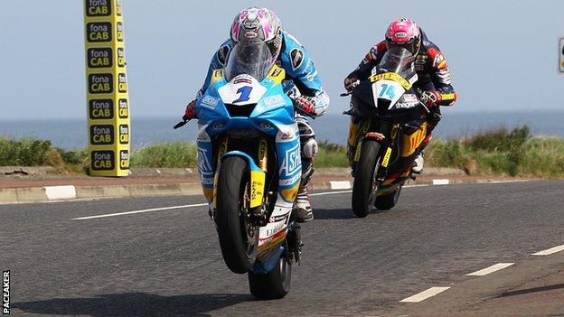 Lee Johnston beat Davey Todd in a thrilling Supersport race