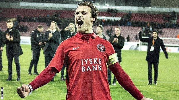 Erik Sviatchenko celebrates with Midtjylland