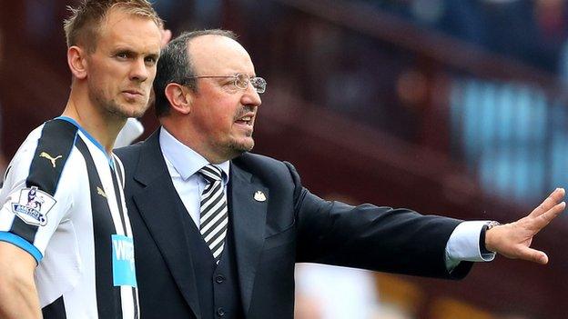 Newcastle's Siem de Jong being substitutes on by Rafael Benitez