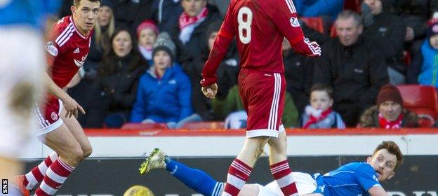 Ryan Jack (left) and Liam Craig (grounded)