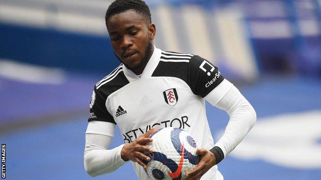 Ademola Lookman in Fulham action