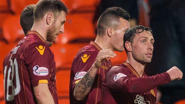 Scott McDonald (right) celebrates with Motherwell