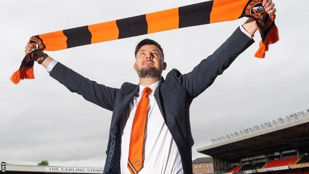 Dundee United head coach Tam Courts