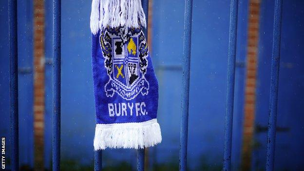 Bury scarf