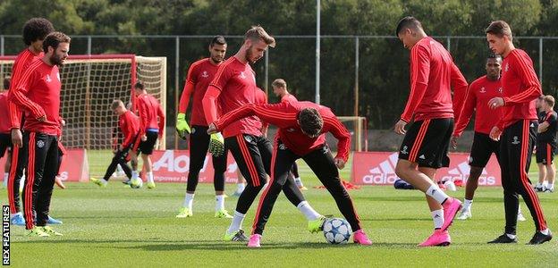 Man Utd goalkeeper David de Gea training with outfield players