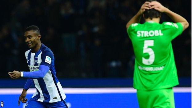 Hertha Berlin forward Salomon Kalou celebrates scoring against Borussia Monchengladbach