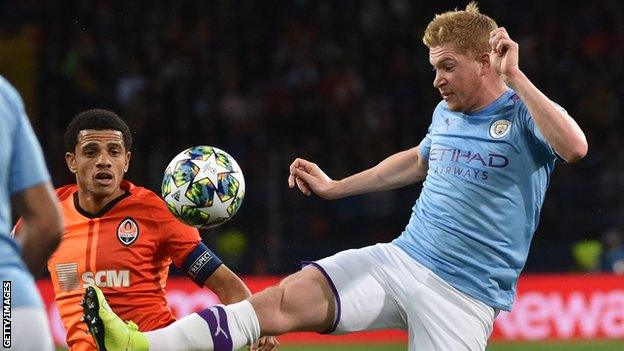 Kevin de Bruyne (right)