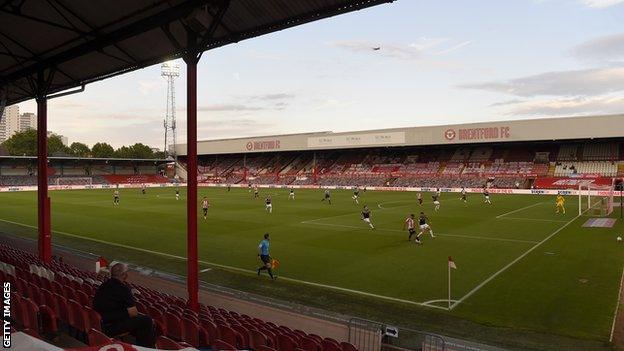 Brentford v Barnsley