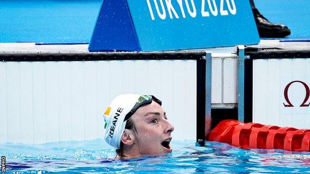 Ellen Keane celebrates winning her first Paralympic gold medal