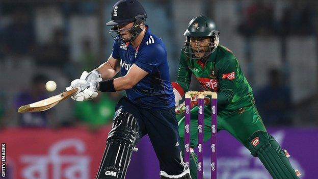 Ben Duckett in action in Chittagong