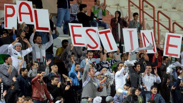 Palestine football fans