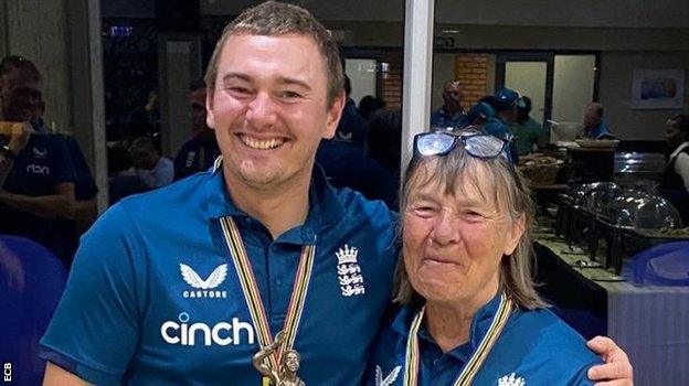 England LD captain Chris Edwards and Disability Cricket Performance Manager Jane Powell with the tri-series trophy