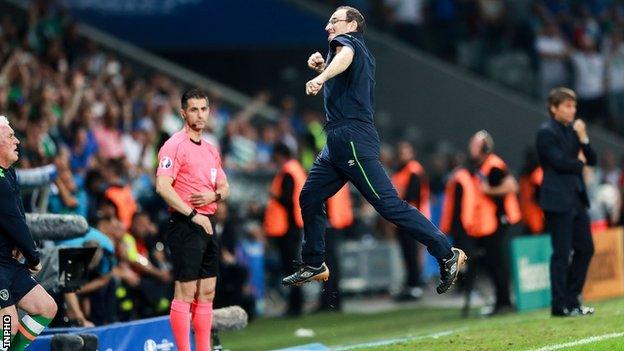 Martin O'Neill celebrates Ireland's win against Italy at the 2016 European Championships