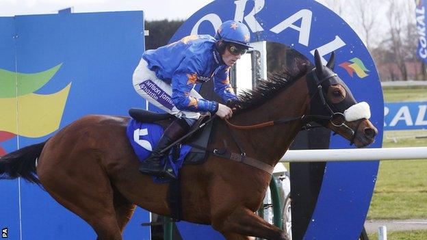 Vicente, ridden by Sam Twiston-Davies, won the Scottish Grand National