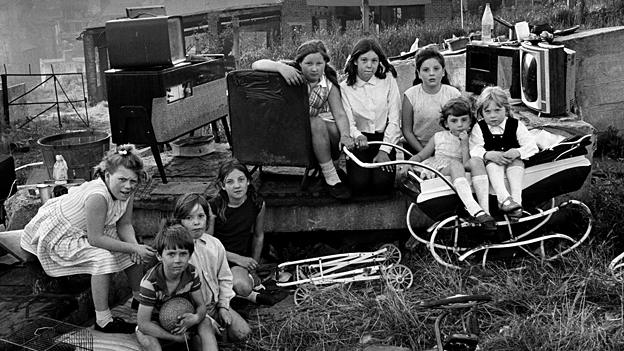 Children with collected junk (1971) Byker, Sirkka-Liisa Konttinen (detail)