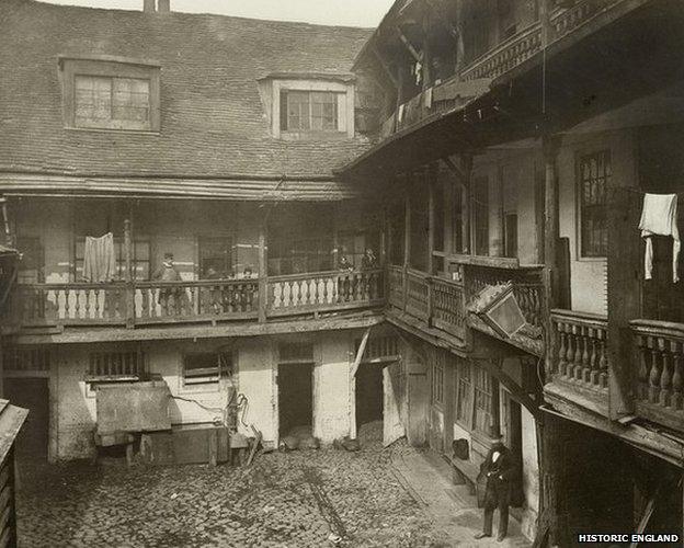 Oxford Arms Inn, Oxford Arms Passage, Warwick Lane, City of London 1875. A& J Bool