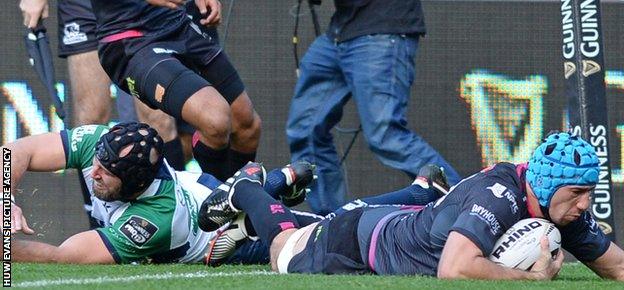 Flanker Justin Tipuric came off the bench to give Ospreys hope with a try but it was not enough