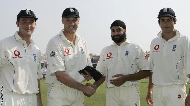 Andrew Flintoff presents first caps to Ian Blackwell, Monty Panesar and Alastair Cook