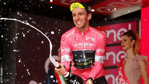 Simon Yates celebrates winning stage 11 of the Giro d'Italia