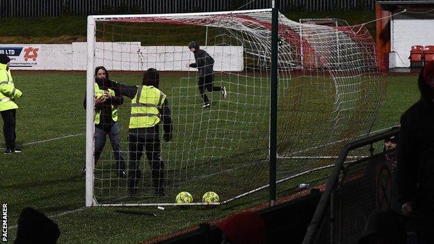 This net at Solitude feels the form of Storm Eleanor as it rolled into Belfast