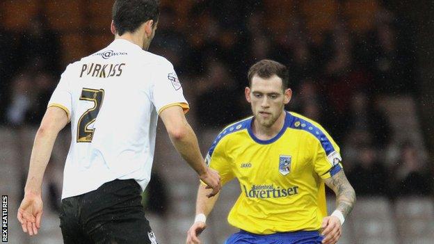 Harry Pritchard (right) in action for Maidenhead