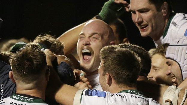 Ollie Hoskins celebrates as London Irish draw with Saracens