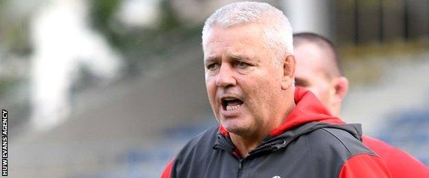 Warren Gatland issues instructions during Wales training