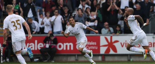 Andre Ayew scores against Man City