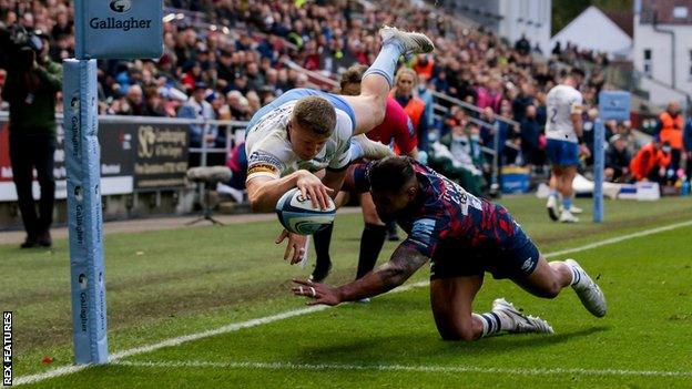 Noah Heward scores a try