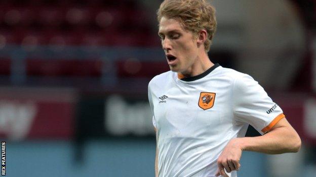 Harvey Rodgers in action for Hull's Under-21 side