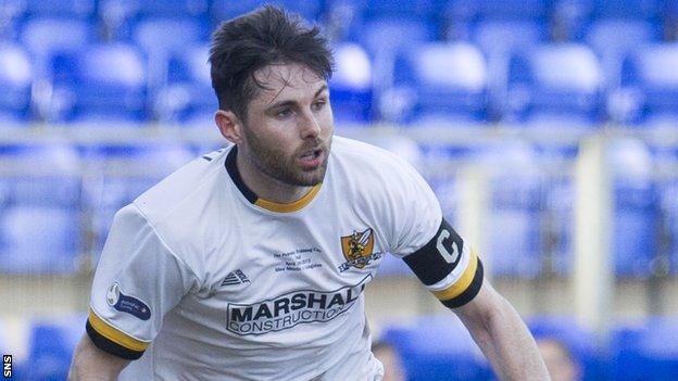 Ben Gordon in action for Alloa