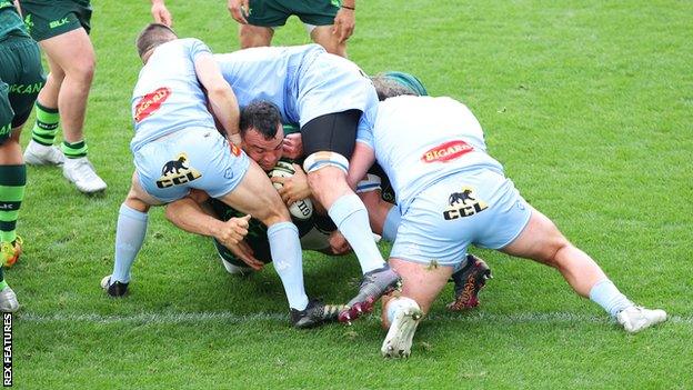 Agustin Creevy scores a try