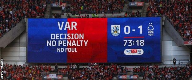 VAR screen