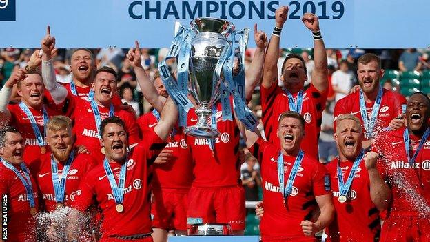 Saracens celebrate with the Premiership trophy in 2019