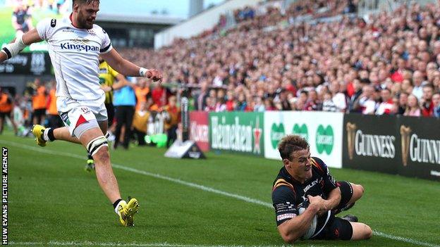 Pat Howard scores a try against Ulster on his Pro12 debut for Newport Gwent Dragons