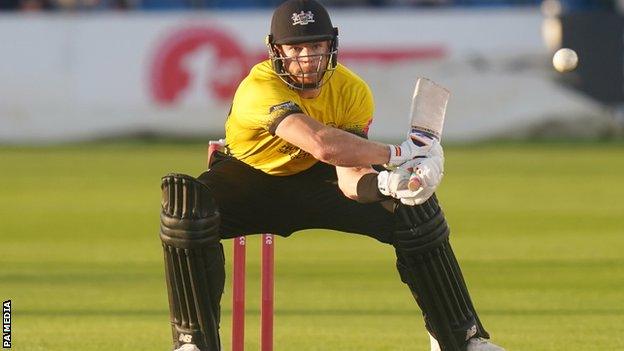 Glenn Phillips in action for Gloucestershire against Sussex