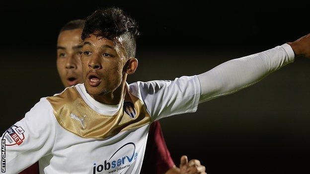 Macauley Bonne