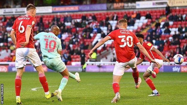 Andre Ayew goal v Barnsley