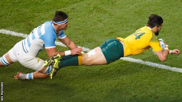 Adam Ashley-Cooper scores for Australia against Argentina