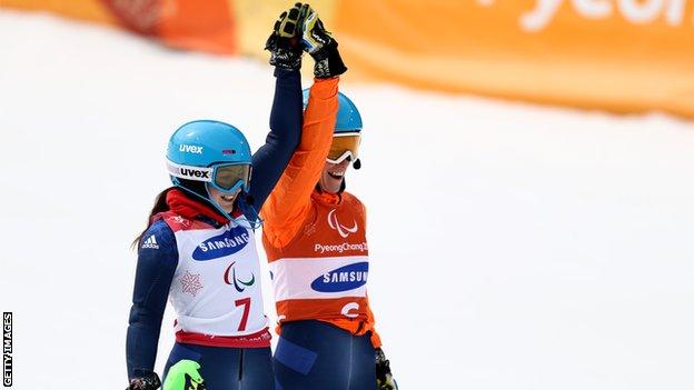 Menna Fitzpatrick (left) and Jen Kehoe celebrate their slalom gold at Pyeongchang 2018